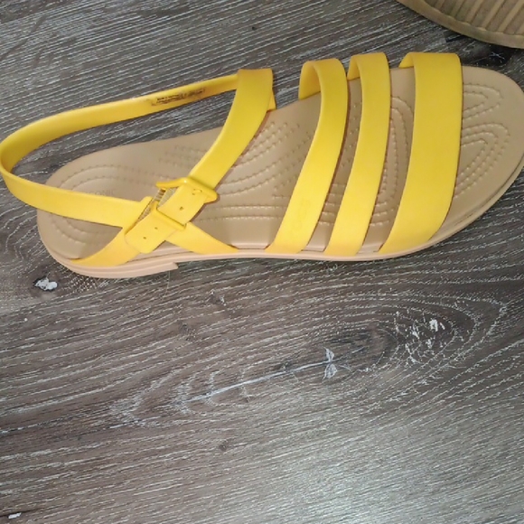 CROCS Preloved Tulum Yellow Strappy Sandals - Picture 5 of 8